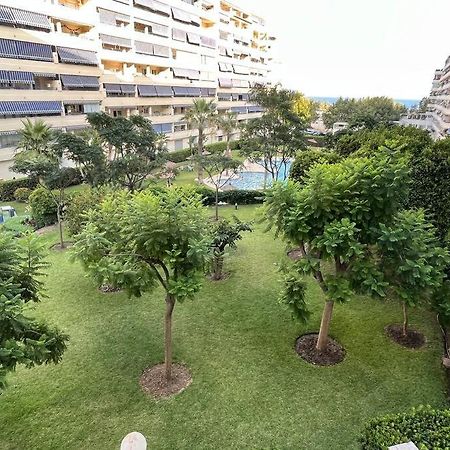 Marbella Piso En Casco Junto A Playa Piscina In Summer Season Exterior photo