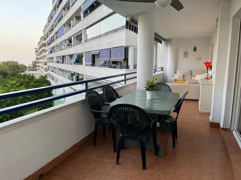 Marbella Piso En Casco Junto A Playa Piscina In Summer Season Exterior photo